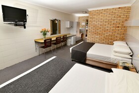 Burke & Wills Motor Inn