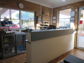 Golden Harvest Motor Inn