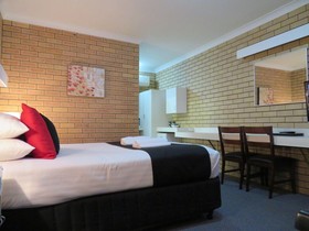 Golden Harvest Motor Inn