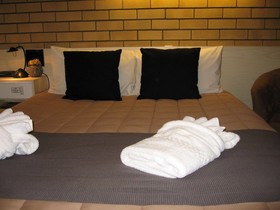 Golden Harvest Motor Inn