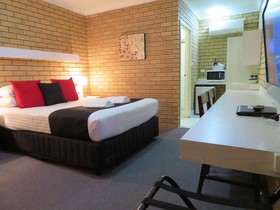 Golden Harvest Motor Inn