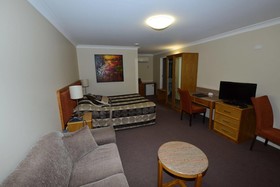 Winning Post Motor Inn