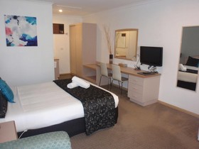 Capricorn Motor Inn