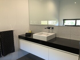 The Sinatra Holiday House