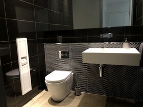 The Sinatra Holiday House