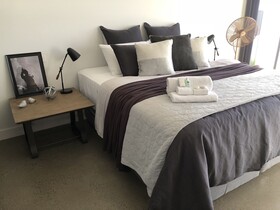 The Sinatra Holiday House