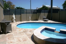 Noahs Mid City Motor Inn