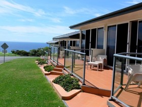 Amooran Oceanside Apartments and Motel