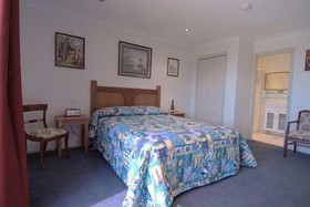 Anchors Aweigh Bed & Breakfast