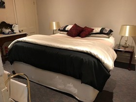 Peel Inn Hotel