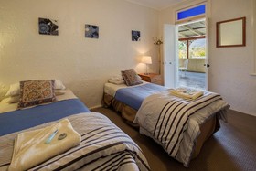 Peel Inn Hotel
