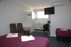 Titania Motel