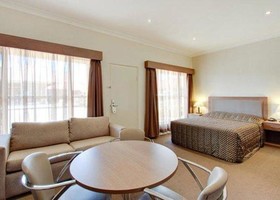 Quality Inn Parkes International