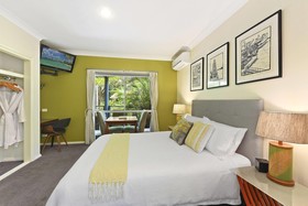 Azura Beach House B&B