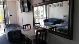 Le George Motel