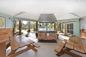 Melaleuca Caravan Park