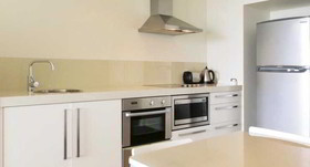 Oaks Nelson Bay Lure Suites