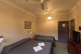 Kirk On Harris Hotel