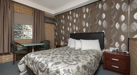 Grand Manor Motor Inn
