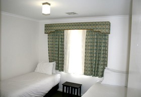 Grand Manor Motor Inn