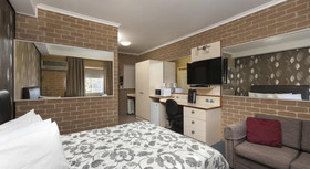 Grand Manor Motor Inn
