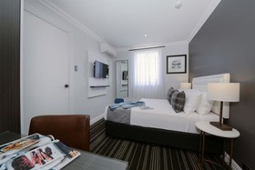 Perouse Lodge
