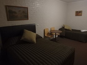 Country Comfort Motto Farm Motel