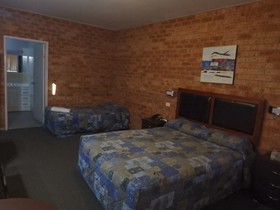 Country Comfort Motto Farm Motel