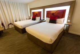 Novotel Sydney West HQ Hotel