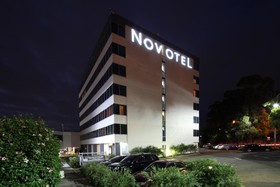 Novotel Sydney West HQ Hotel