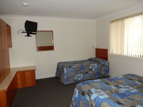 Pioneer Way Motel