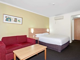 ibis Styles Canberra Eaglehawk Hotel