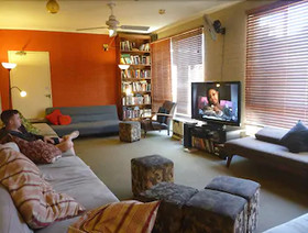 Summer House Backpackers Newtown