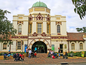 Blues Point Hotel