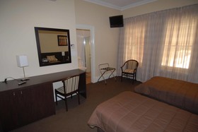 Captain Cook Hotel Botany