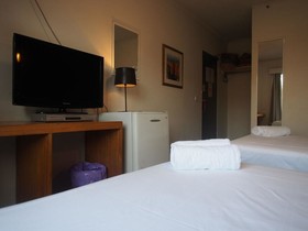 City Crown Motel