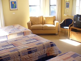 El Toro Motor Inn