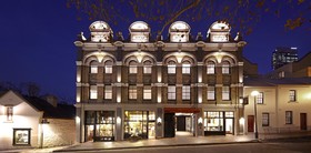 Harbour Rocks Hotel