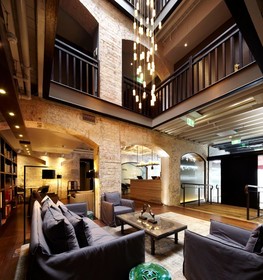 Harbour Rocks Hotel