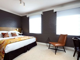 Harbour Rocks Hotel