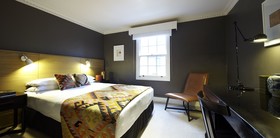 Harbour Rocks Hotel