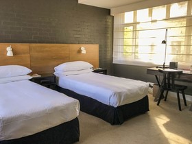 Harbour Rocks Hotel