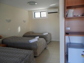 Liberty Plains Motor Inn