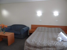 Liberty Plains Motor Inn