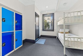 London Plane Backpackers Hostel