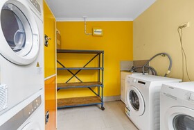 London Plane Backpackers Hostel
