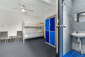 London Plane Backpackers Hostel