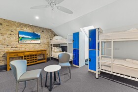 London Plane Backpackers Hostel