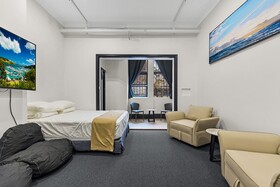 London Plane Backpackers Hostel
