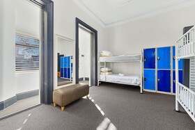 London Plane Backpackers Hostel